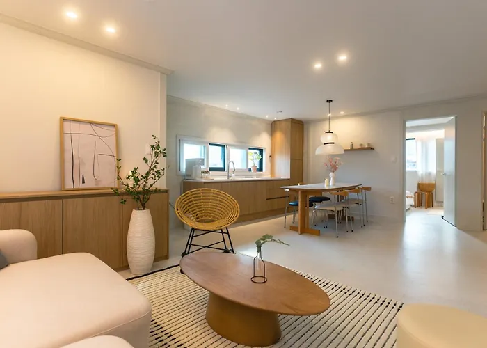 Dmc Premium House 4* Seul